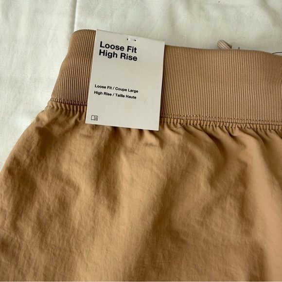 New Women’s Nike nylon Sherpa pocket joggers size medium New with tags - Picture 9 of 10